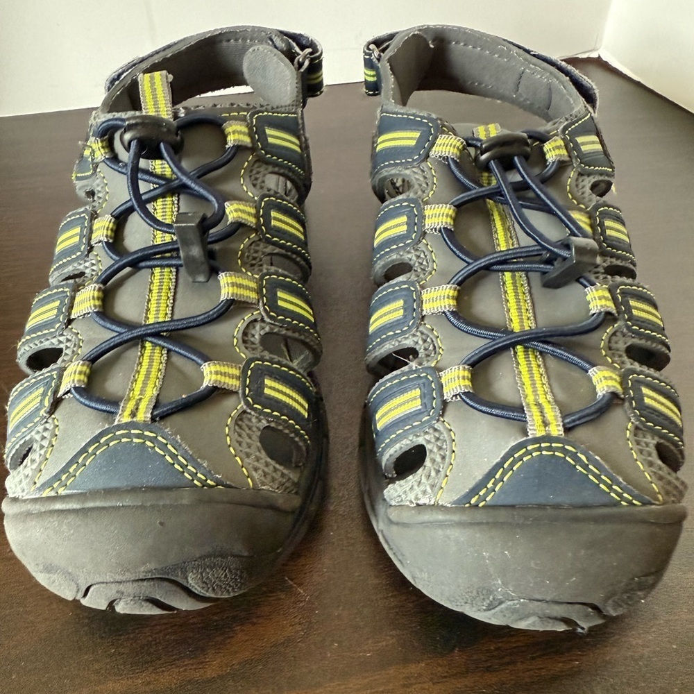 Khombu Kids Sandals - Gray and Yellow